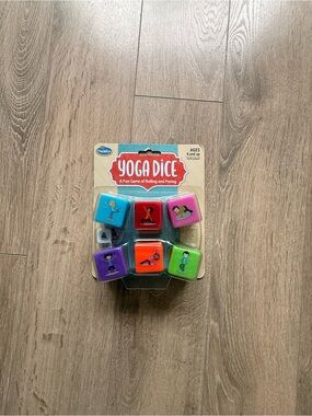 ThinkFun Yoga Dice Game – Complete Family Yoga Activity (Ages 6+)